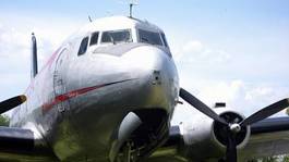 Obraz na płótnie lotnictwo wojskowy muzeum maszyna samolot