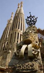 Naklejka niebo kościół nowoczesny barcelona