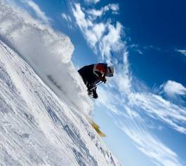 Obraz na płótnie niebo mężczyzna narciarz lekkoatletka góra