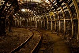 Fotoroleta korytarz tunel maszyna stary miedź