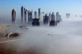 Fotoroleta budynek budowlanych dźwig mgła