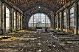 Obraz na płótnie beautiful glass wall inside the hall of an abandoned coal mine