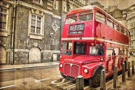 Fototapeta czerwony autobus na postarzałej fotografii