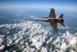 Obraz na płótnie wojskowy niebo odrzutowiec lotnictwo