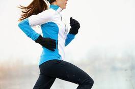 Naklejka lekkoatletka dziewczynka natura jogging zdrowy