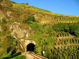 Fototapeta góra tunel jasny kolejowych pociąg