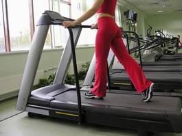 Naklejka fitness maszyna ćwiczenie