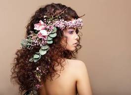 Fotoroleta kwiaty we włosach