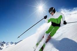 Plakat sport góra trasa narciarska zabawa narciarz