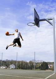 Obraz na płótnie koszykówka mężczyzna niebo park sport