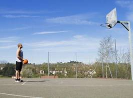 Fototapeta piłka słońce koszykówka mężczyzna niebo