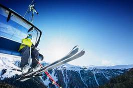 Plakat narciarz ludzie góra austria