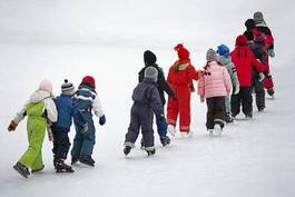 Fotoroleta sport dzieci lód zabawa sporty zimowe