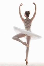Naklejka taniec baletnica dziewczynka ćwiczenie