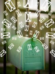 Fotoroleta zielona skrzynka pocztowa i ikony listów