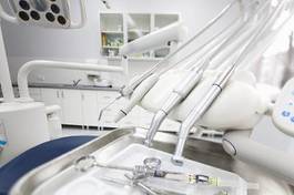 Fototapeta narzędzia dentystyczne w gabinecie