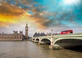 Obraz na płótnie niebo wieża droga londyn