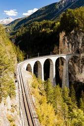 Naklejka alpy jesień wiadukt szwajcaria architektura