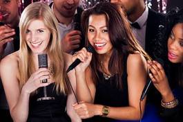 Obraz na płótnie amerykański dziewczynka piękny karaoke mikrofon