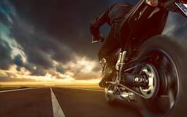 Fotoroleta jazda motocyklem po autostradzie