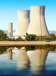 Obraz na płótnie architektura woda wieża jądrowej awaria
