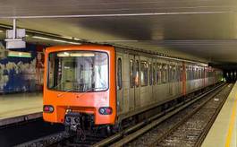 Naklejka wagon nowoczesny europa tunel metro