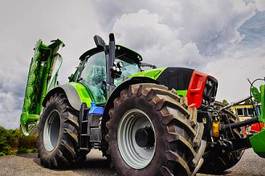 Fotoroleta transport traktor rolnictwo maszyna pług