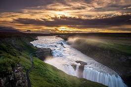 Fototapeta wodospad islandia piękny pejzaż chmura
