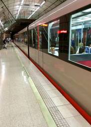 Fototapeta tunel miasto peron pociąg