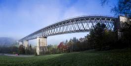 Naklejka jesień most architektura niebo krajobraz