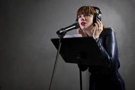 Fotoroleta koncert mikrofon usta kobieta muzyka