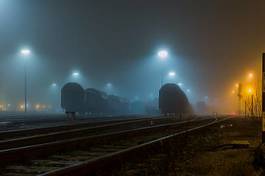 Naklejka stacja kolejowa noc pociąg kolejowych