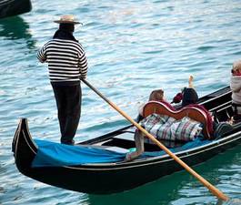 Obraz na płótnie woda łódź włochy ludzie morze