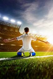 Obraz na płótnie trawa sport ludzie niebo piłka