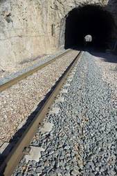 Fototapeta tunel natura lokomotywa