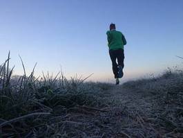Fotoroleta sport ścieżka mężczyzna zimny biegacz