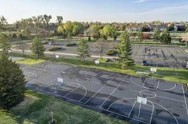Obraz na płótnie aerial view of basketball courts and park