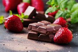 Obraz na płótnie chocolate with mint and strawberry