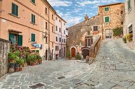 Obraz na płótnie stare miasto w castagneto carducci w toskanii