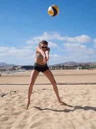 Fotoroleta sportowy fitness piłka boisko plaża