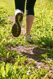 Naklejka lekkoatletka kobieta jogging natura