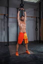 Fotoroleta fitness siłownia nagi mężczyzna kulturystyka