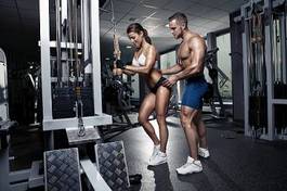Plakat dziewczynka mężczyzna ćwiczenie fitness