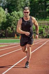 Naklejka ludzie fitness mężczyzna sprint