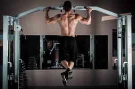 Fotoroleta siłownia fitness mężczyzna