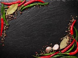 Obraz na płótnie chili pepper, peppercorn, garlic and bay leaves