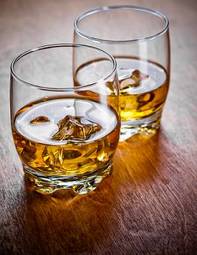 Naklejka napój lód płyn szkło bourbon