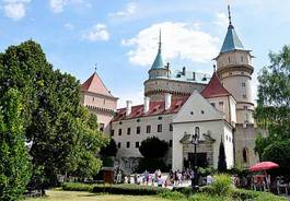 Fotoroleta zamek słowacja kobieta wieża ludzie