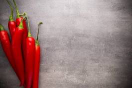 Obraz na płótnie czerwone chilli papryczki