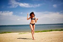 Fotoroleta kobieta niebo portret plaża lato